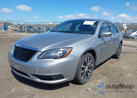 2013 Chrysler 200 Limited z USA, uszkodzony, nr VIN 1C3CCBCG9DN654761